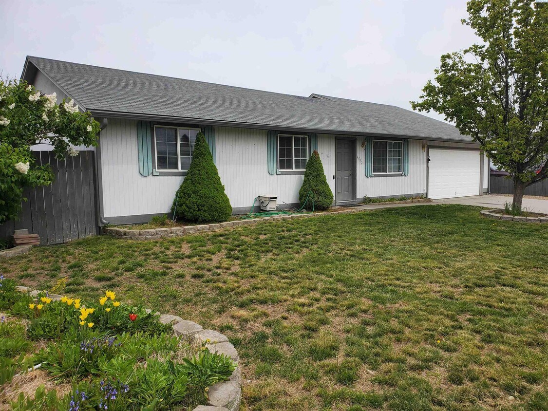 4832 Hibiscus St, West Richland, WA 99353 House Rental in West