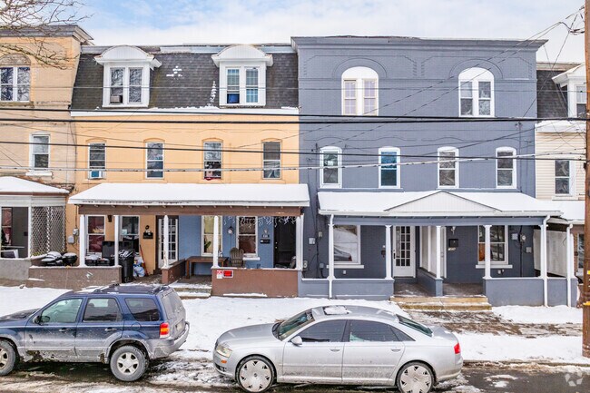 Building Photo - 1400-1412 Linden St