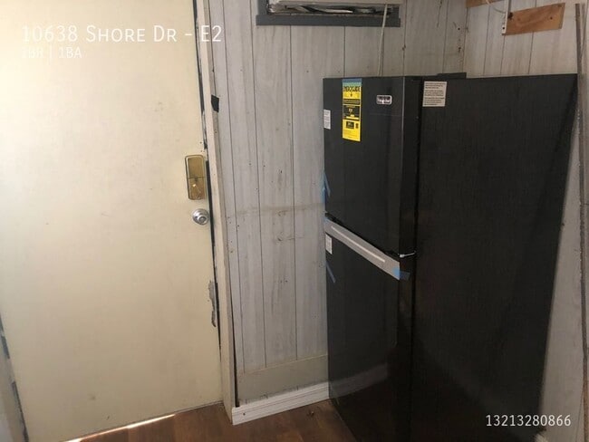 Foto del edificio - 10638 Shore Dr
