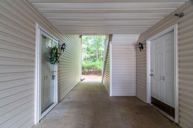 Building Photo - beautiful and cozy 2 bedroom, 2 bathroom a...
