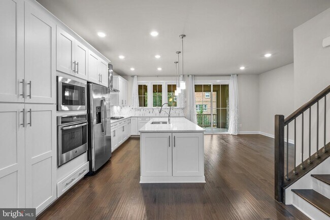 Building Photo - 9271 Wood Violet Ct