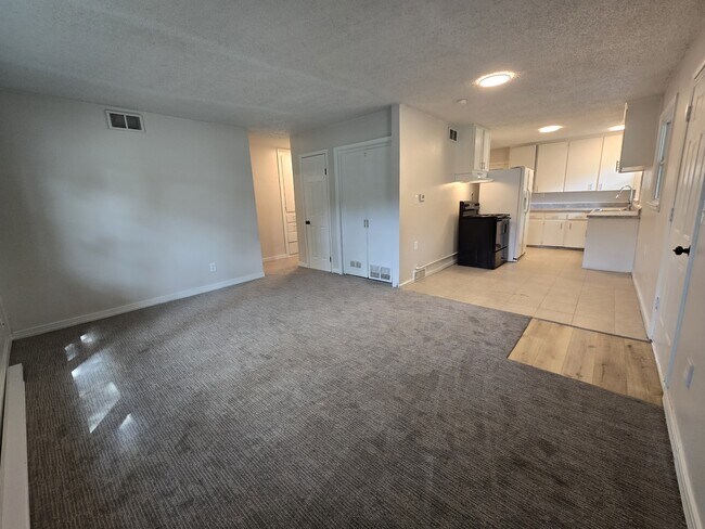 Foto del edificio - 3325 S Fern St