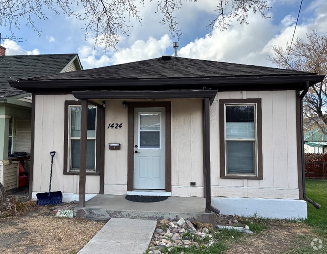 Building Photo - 1424 E Lyndale Ave