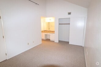 Building Photo - 4271 N River Grove Cir