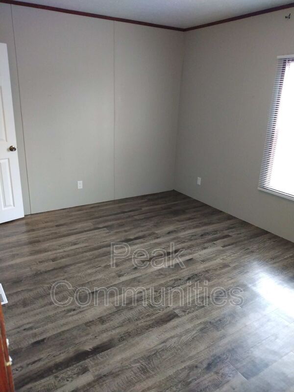 Building Photo - 177 Peach St