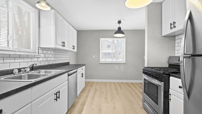 Building Photo - 15285 Buck St