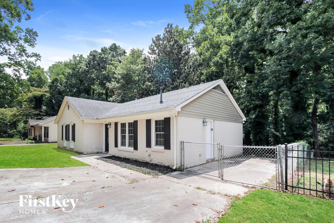 Building Photo - 5018 Farm Pond Ln