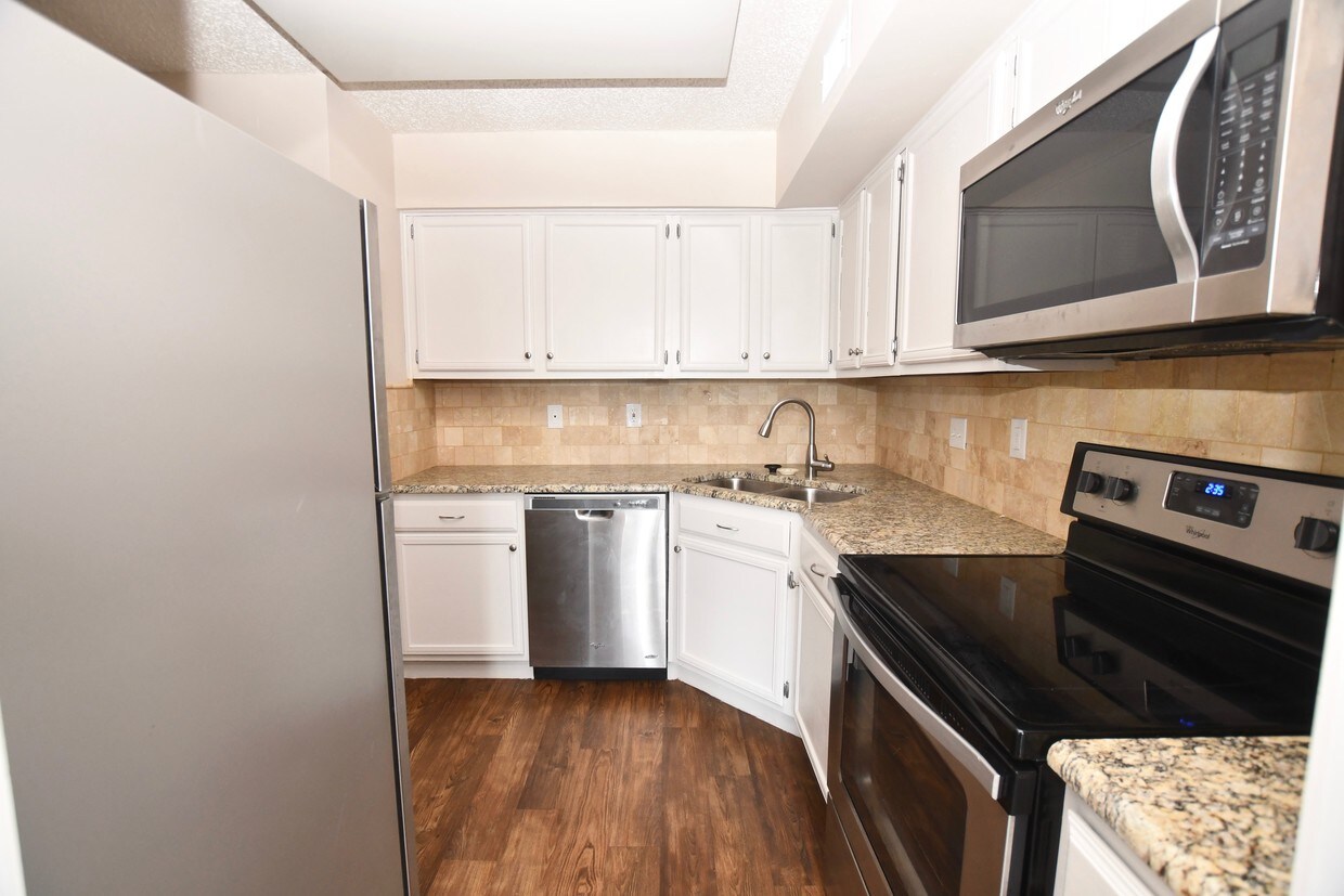 Cocina 1 - 15151 Berry Trail