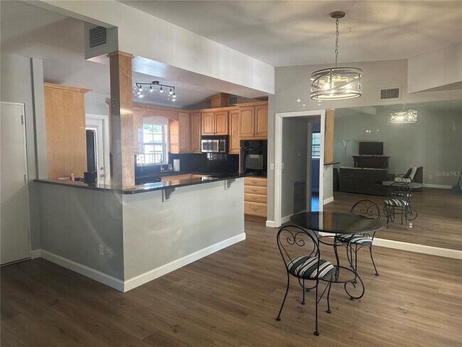 Foto del edificio - 3312 Picwood Rd
