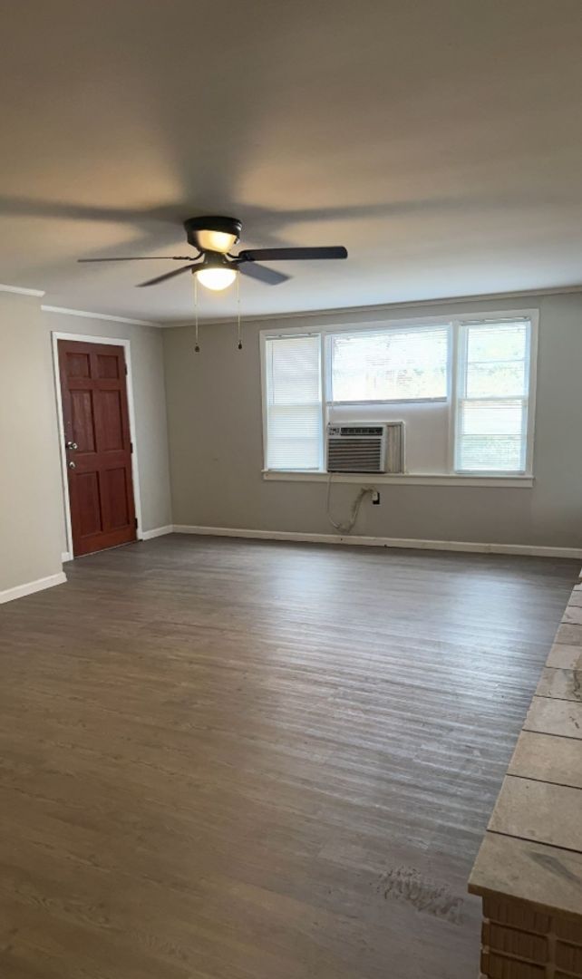 Foto del edificio - 902 Adams St