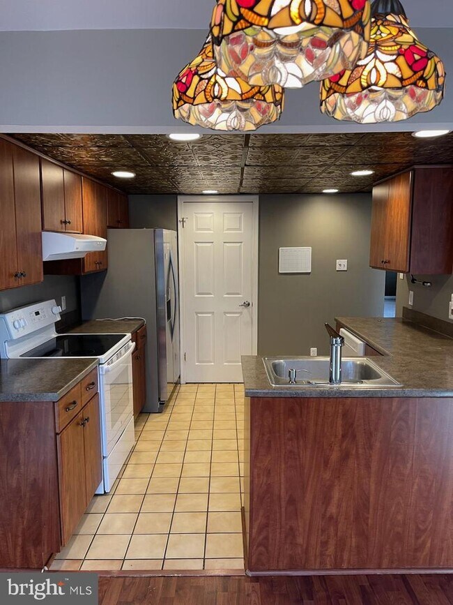 Building Photo - 509 Leon Cir