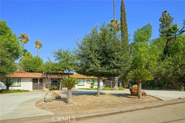 Foto del edificio - 16100 Gamble Ave