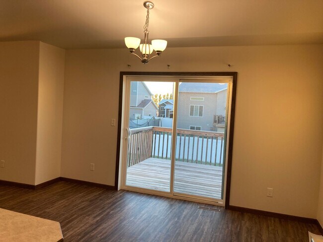 Foto del edificio - 1325 30th Ave W
