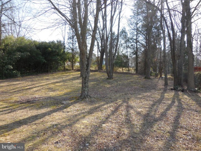Building Photo - 10913 Brookwood Ave
