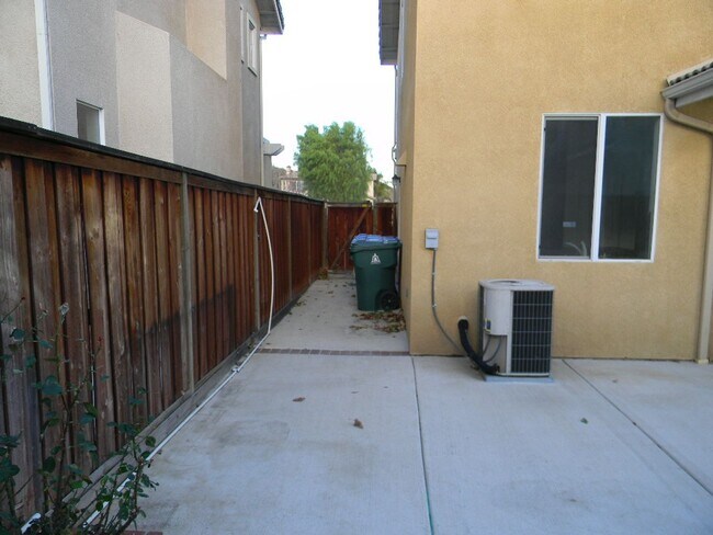 Foto del edificio - 11166 Pondfield Ct