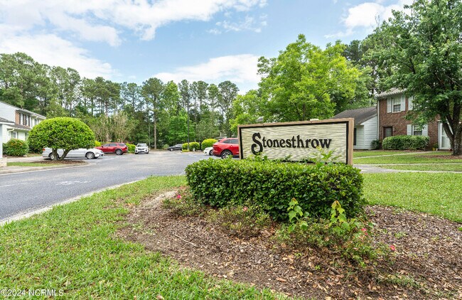 Building Photo - 4905 Pompano Ct