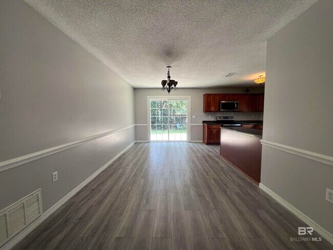 Foto del edificio - 8178 Gardenia Ct