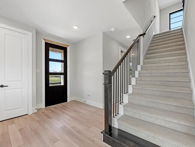 Foto del edificio - 12038 Royal Oaks Banner Wy