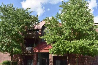 Building Photo - 1350 Brook St