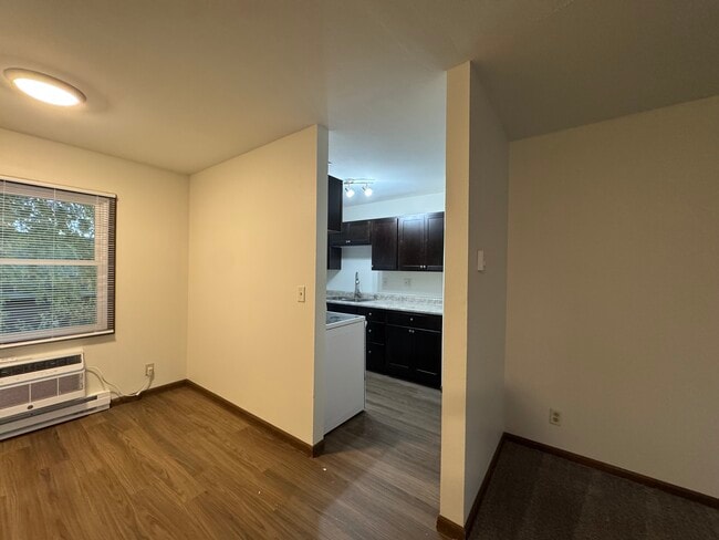 Building Photo - 1404 Hayden Ave