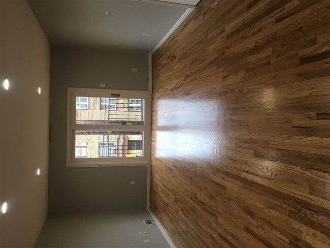 Building Photo - 210 Garfield Ave