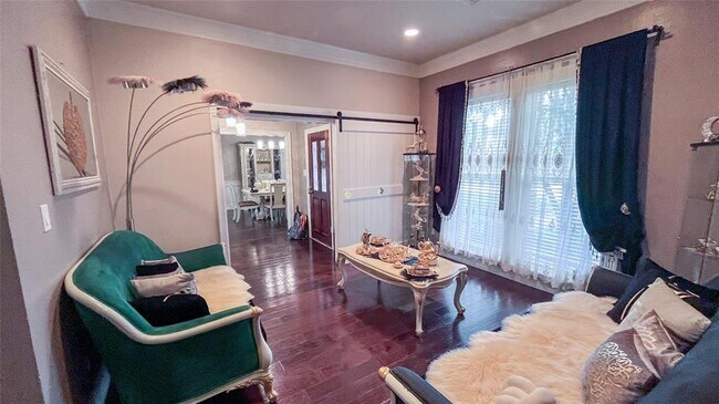 Building Photo - 24811 Valleylight Dr