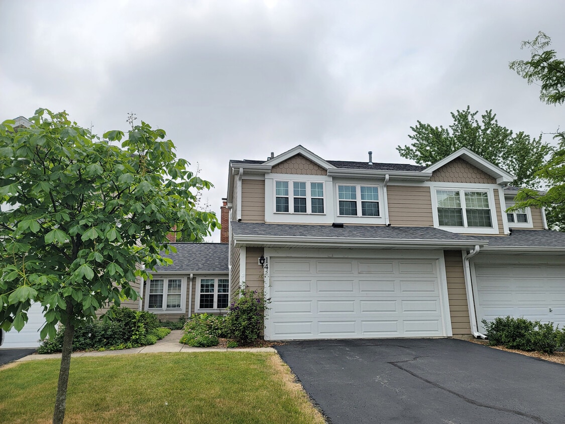 Primary Photo - 14 White Pine Dr