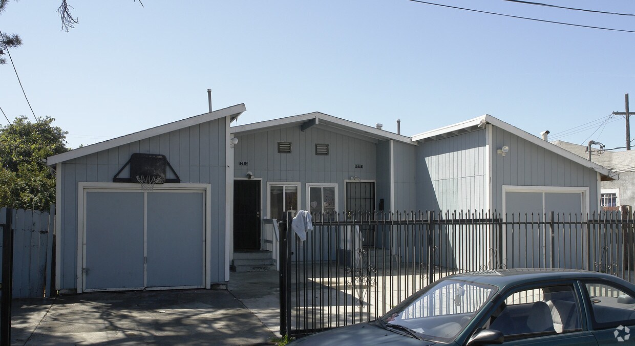 Primary Photo - 10737 Russet St