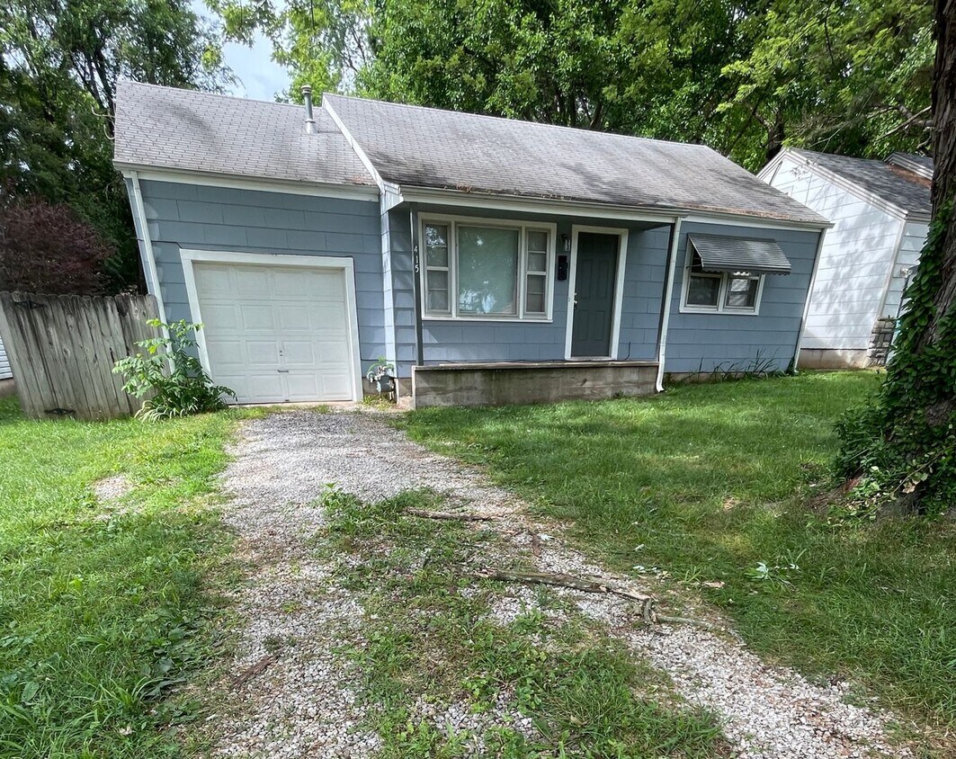 Primary Photo - 415 W. CATALPA ST. - NO PETS - CALL OFFICE...