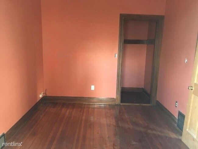 Foto del edificio - 33 N Waller Ave