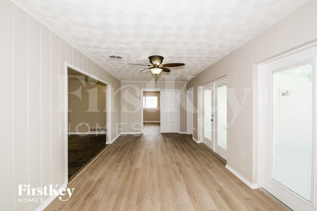 Foto del edificio - 20340 Gentry Ave