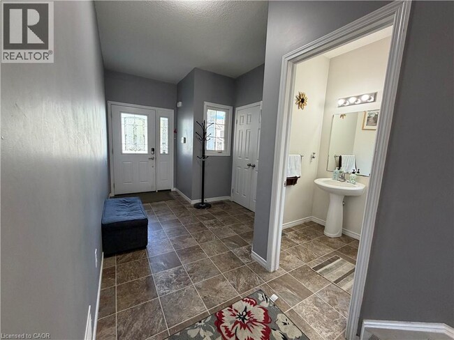 Building Photo - 649 Winterberry Ave