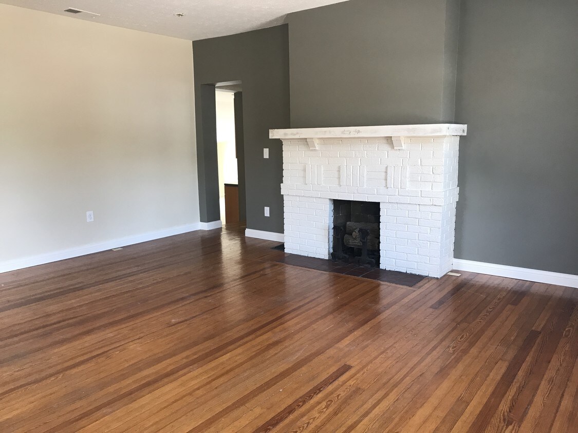 Foto principal - 6581 Gracely Dr
