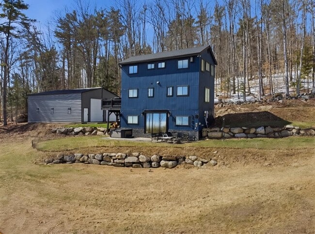 Building Photo - 253 Upper Mad River Rd