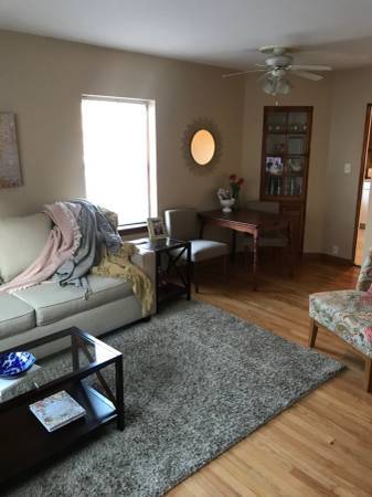Foto del edificio - 2554 N Wauwatosa Ave