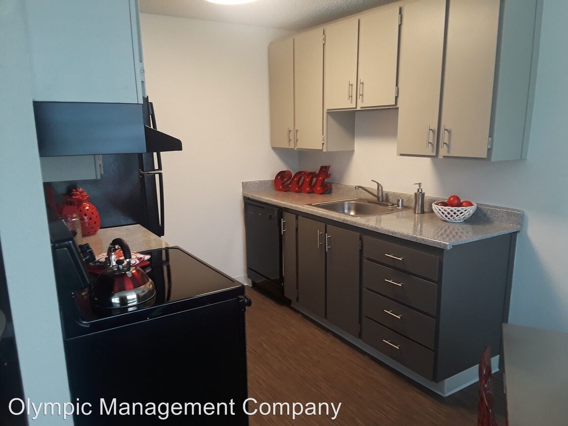 Foto principal - 5702 23rd St E