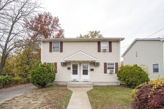 Building Photo - 878 St James Ave Building Photo - 878 St James Ave