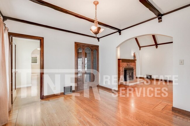 Building Photo - 725 34th St