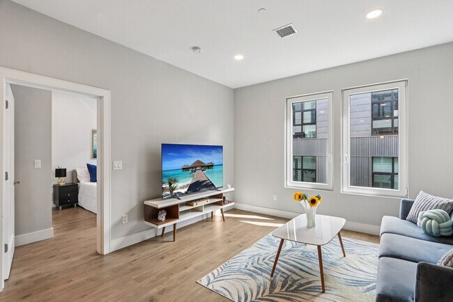 Foto del edificio - 610 Rutherford Ave