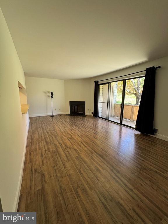 Foto del edificio - 1303 Hickory Cir