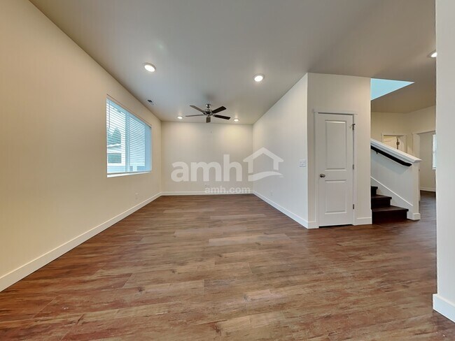 Building Photo - 7817 Verona Lp SW