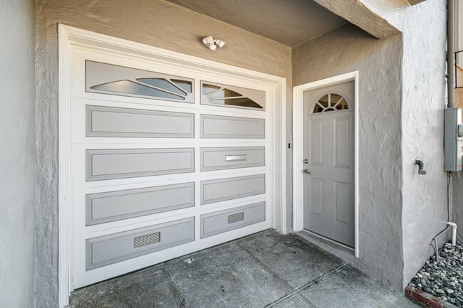 Foto del edificio - 2546 35th Ave