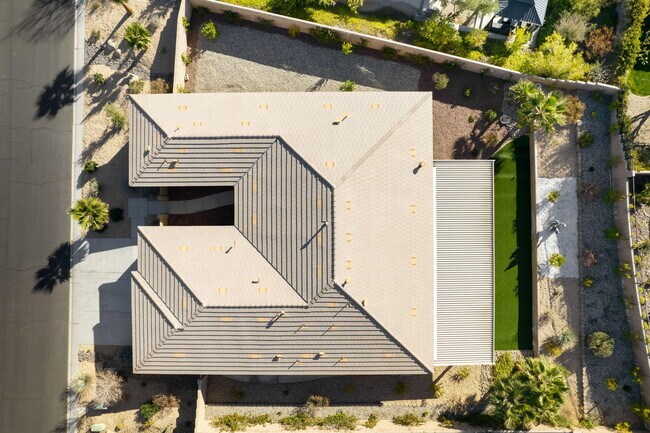 Building Photo - 73771 Picasso Dr