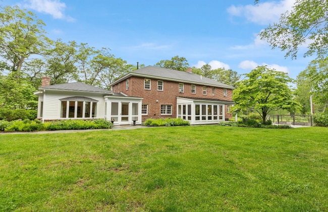 Building Photo - 229 Fairhaven Hill Rd