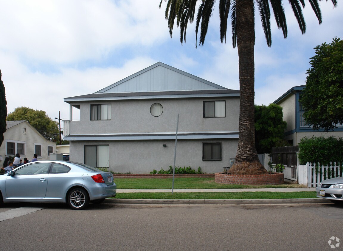 Foto principal - 2644 Hornblend St