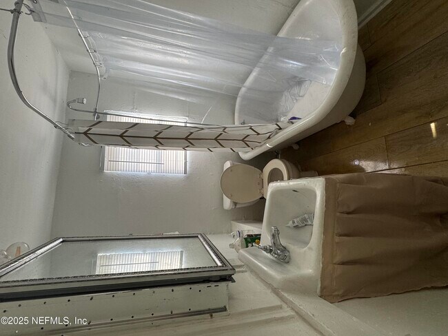 Foto del edificio - 946 Spearing St