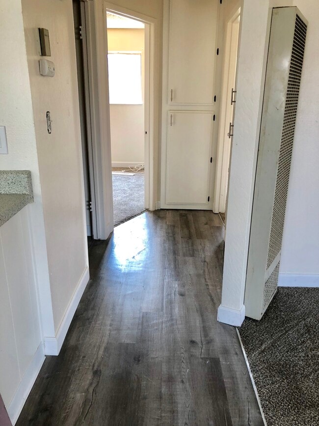 Building Photo - 306 S Church St