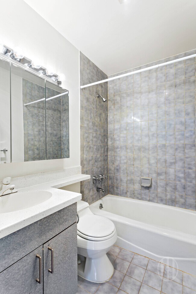 Foto del edificio - 300 E 95th St