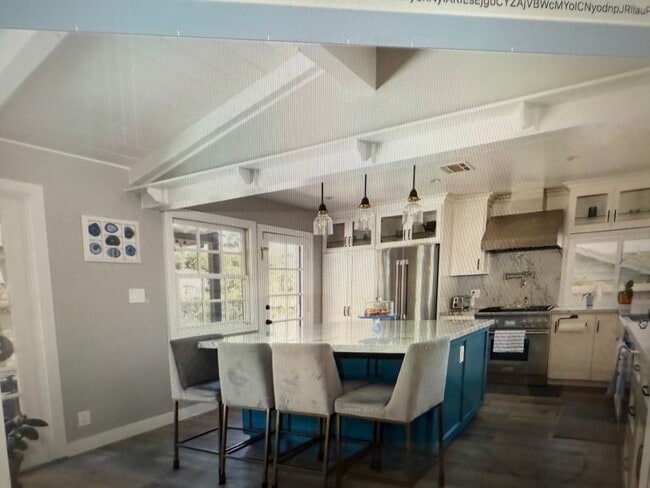 Building Photo - 2805 Calle Aventura