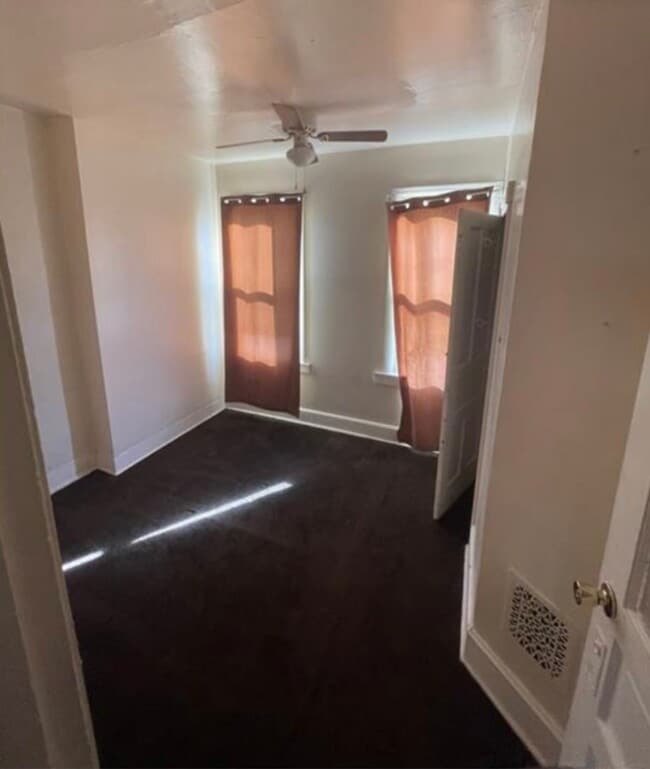 Building Photo - 3 Bedroom House for Rent